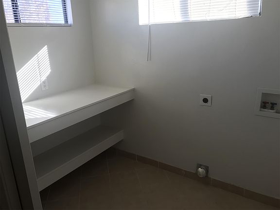 4th image of 950 W Calle Alvord