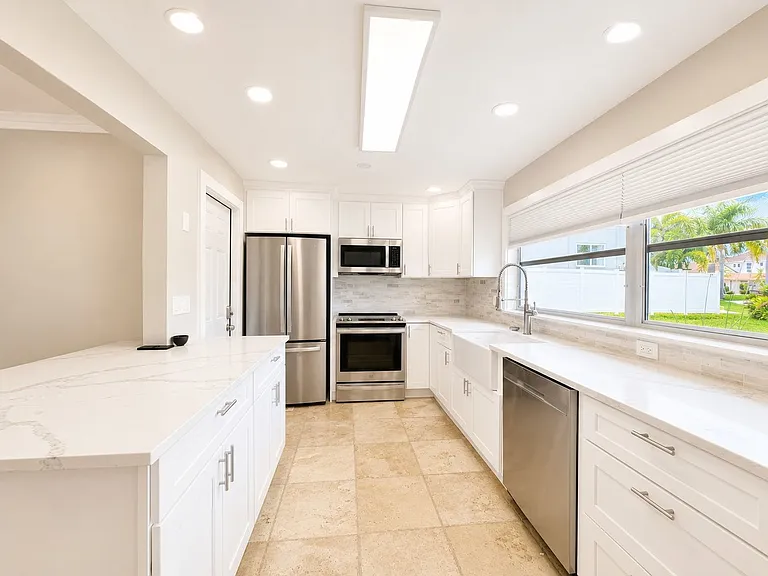 912 Dolphin Dr — Photo 17