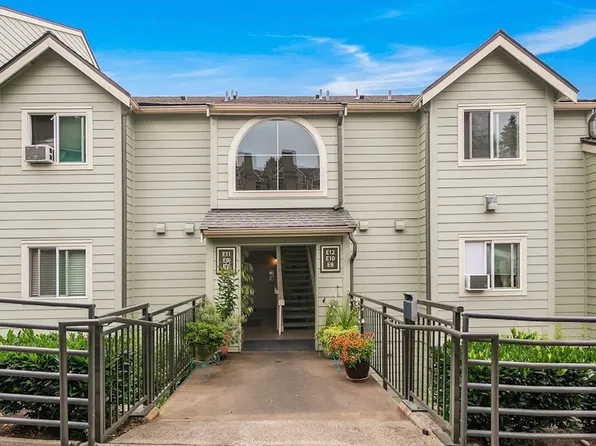 3819 130th Ln SE APT E15, Bellevue, WA 98006