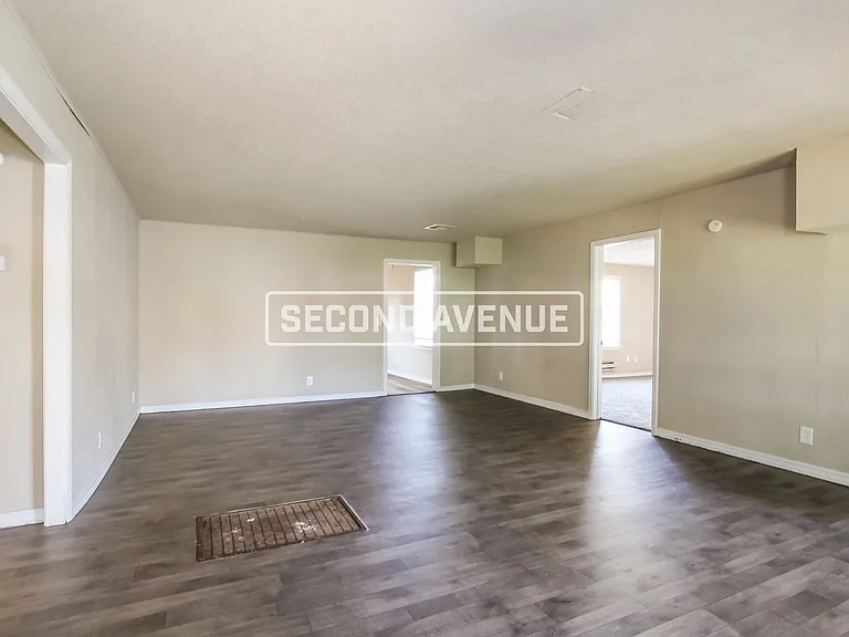 4628 SE 27th St — Photo 3