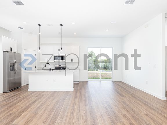 3rd image of 2541 W Diane Ln