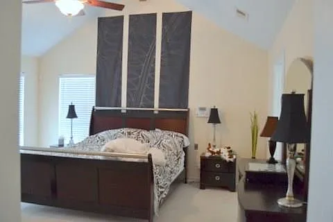 3 bed, 2.5 bath, 2403 sqft, $3,995 — Photo 4