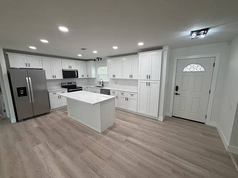 1200 Edenville Ave — Photo 3