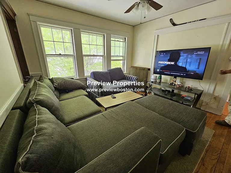 14 Champney St #2P — Photo 16