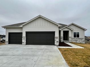 18116 Camelback Ave, Omaha, NE 68136