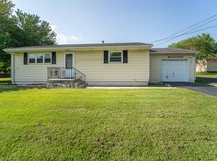 206 E College St, Ash Grove, MO 65604