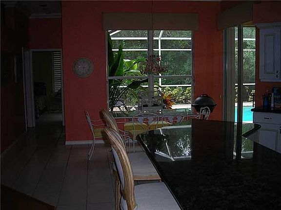 5th image of 873 SW Lighthouse Dr
