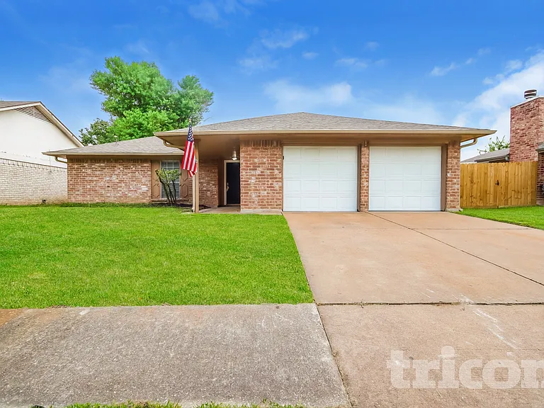 17719 Glenpatti Dr — Photo 1