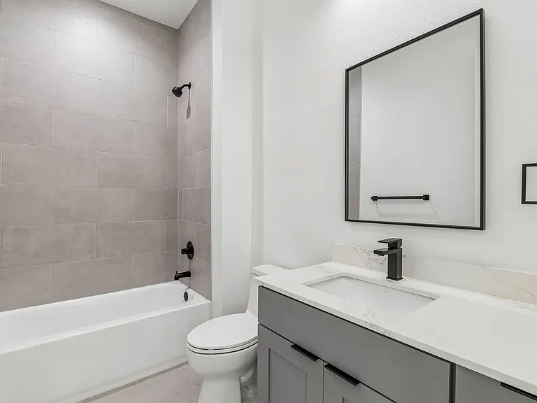 1218 E Kay St #14 — Photo 42