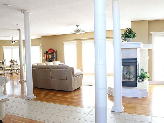 2nd image of 1010 SW Crystal Creek Pl