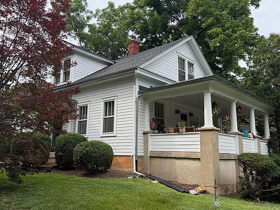 3rd image of 183 Fairmont Ave