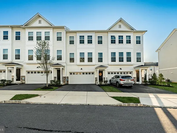 228 Red Leaf Ln, Exton, PA 19341