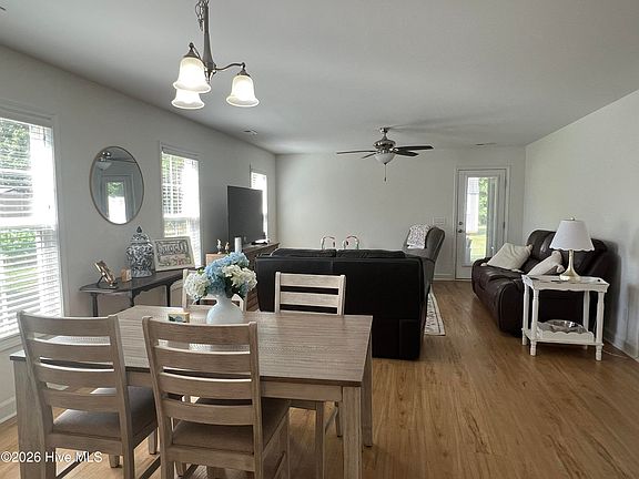 5th image of 117 Cove Place