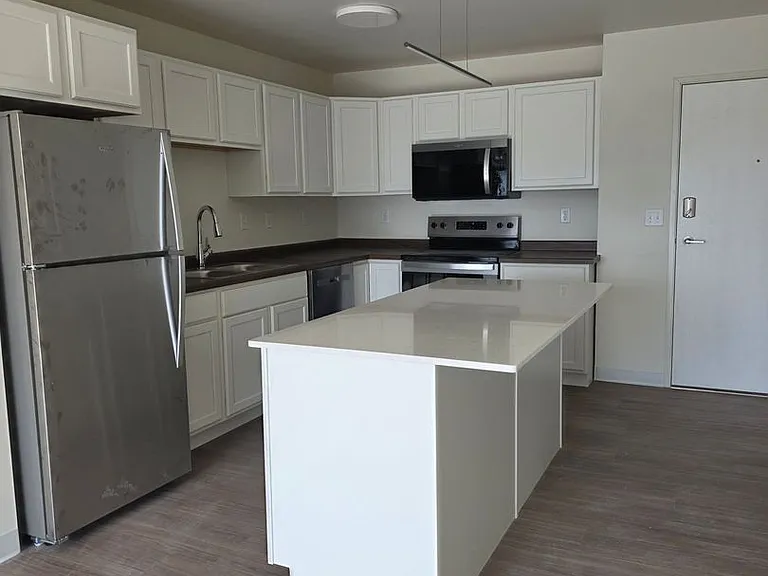Rail10 Lofts — Photo 37