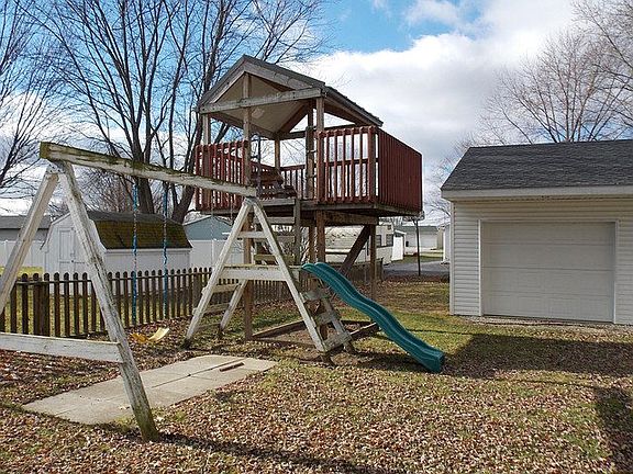 4th image of 1011 Revere Dr