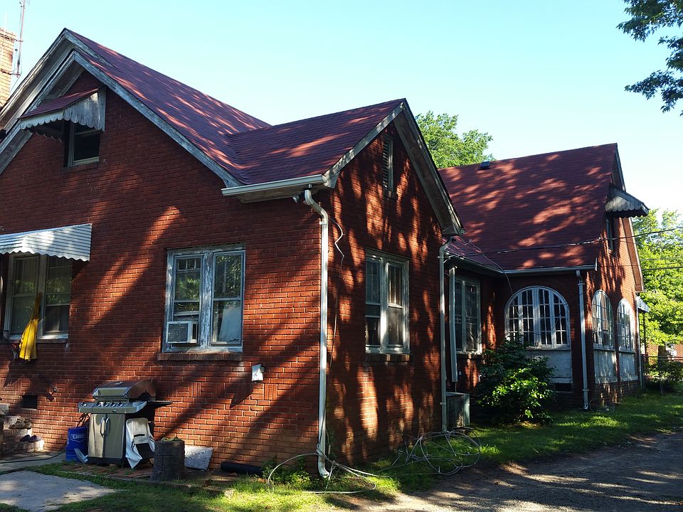 2nd image of 101 Walker St