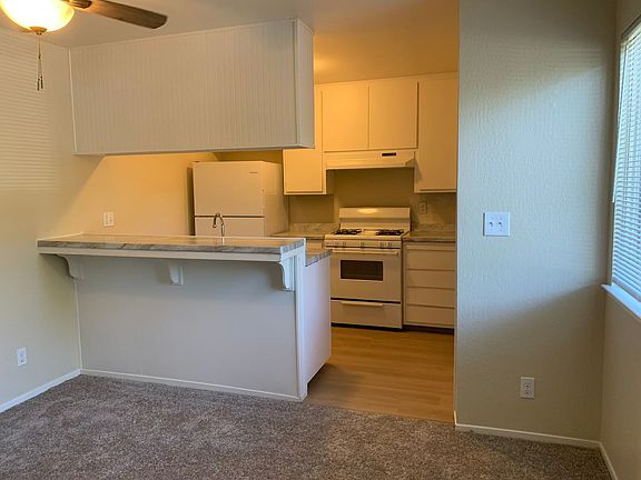 2nd image of 3723 Park Dr APT 1
