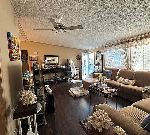 5th image of 25867 Plum St