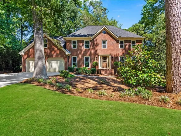 138 N Lakeside Dr NW, Kennesaw, GA 30144