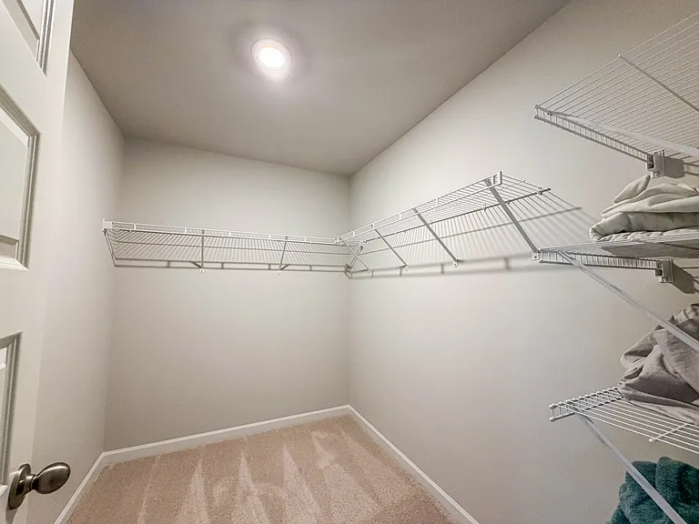 628 Sidney Ct — Photo 46