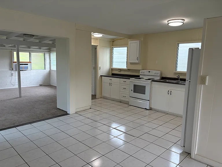 664 Ululani St — Photo 4