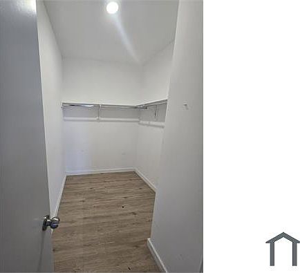 4th image of 195 Lincoln Ave #302