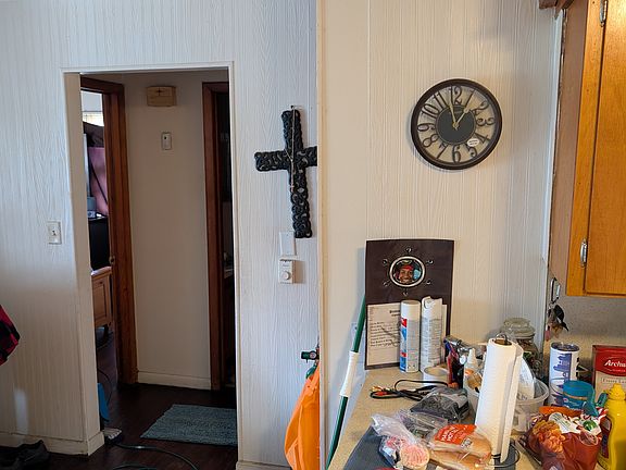 5th image of 304 N Vicksburg St APT A