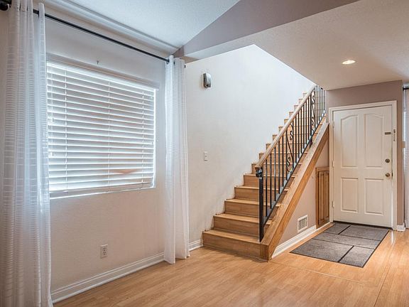 3rd image of 2527 Piedmont Ave