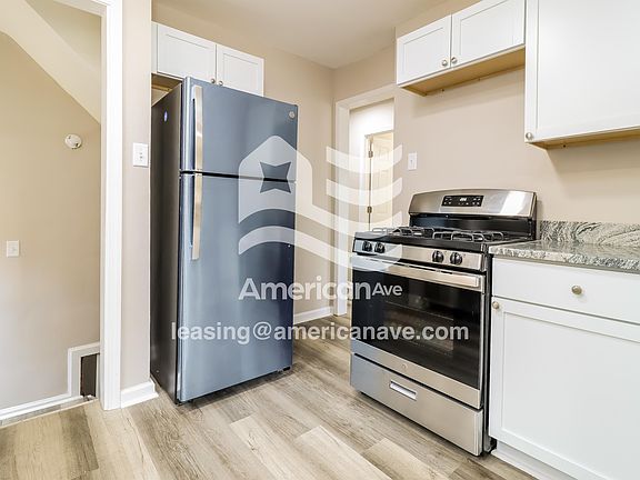 3rd image of 7228 Winona Ave