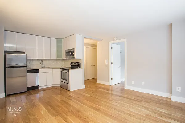 Rented by MNS | media 4