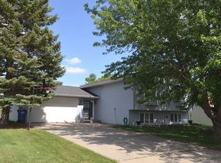 1206 Central Ave N, Beulah, ND 58523