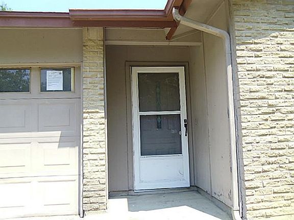 2nd image of 1405 Winderemere Dr