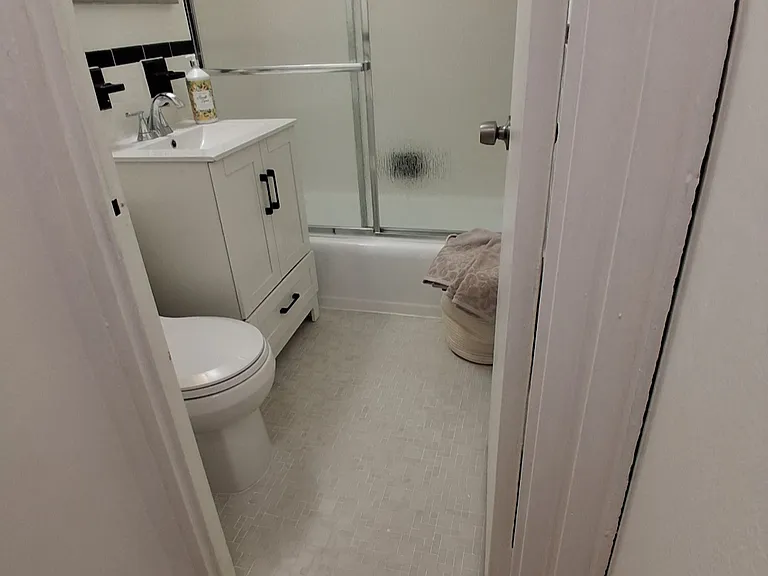 153 E 57th St #14J — Photo 6