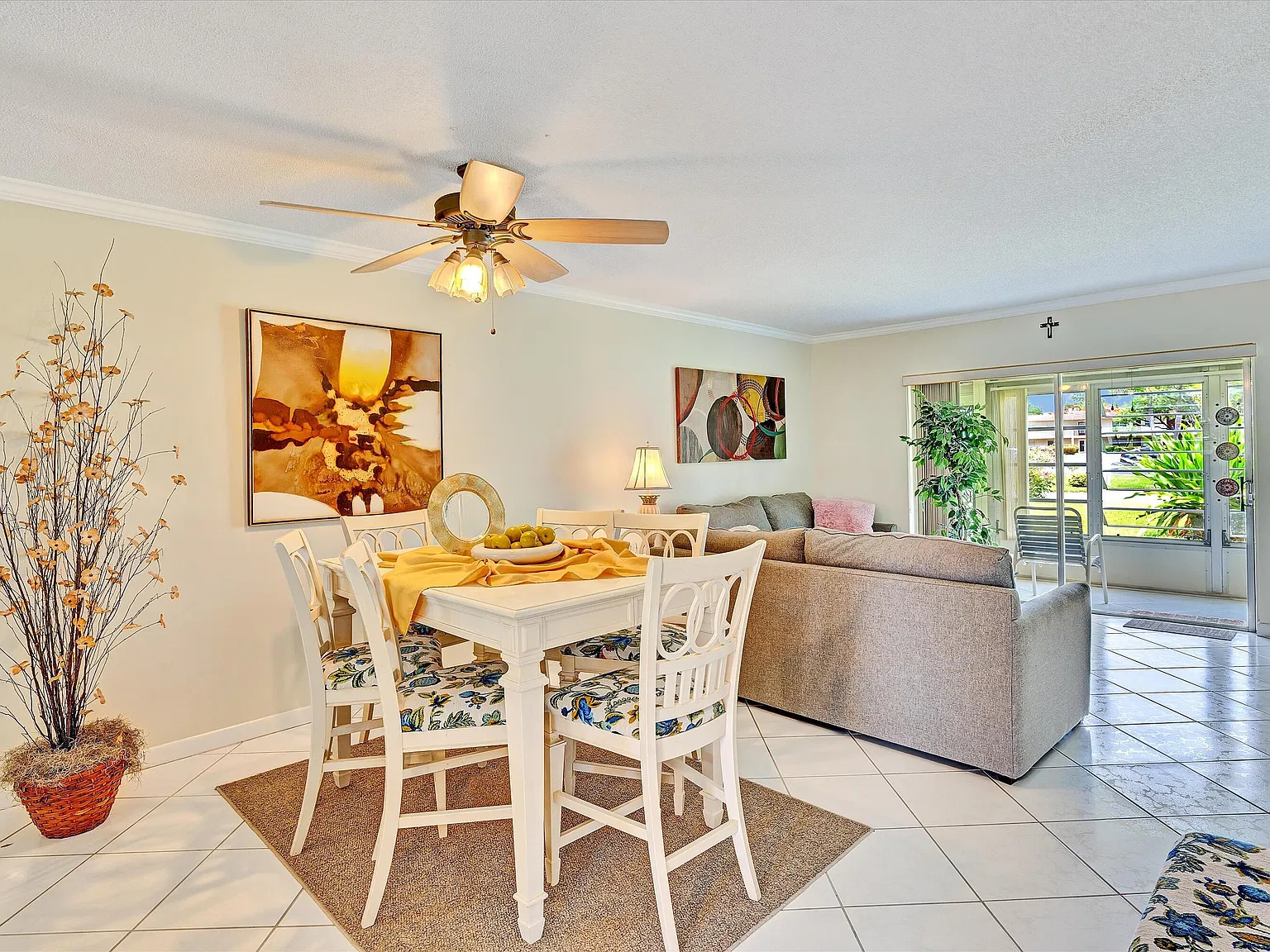 2 bed, 2.0 bath, 925 sqft, $2,400 — Photo 4
