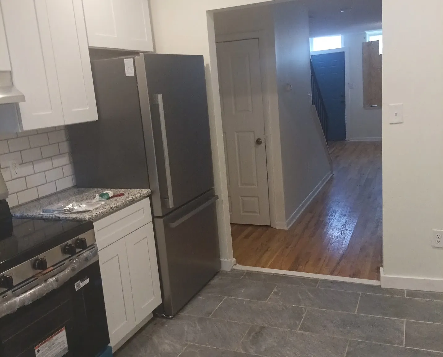 3 bed, 1.5 bath, 1010 sqft, $1,295 — Photo 1