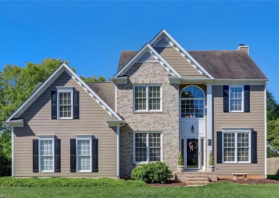 1st image of 301 Lucas Park Dr