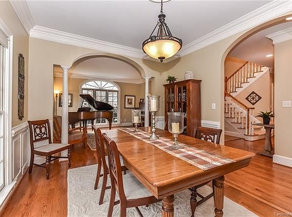 5th image of 6033 Summerston Pl