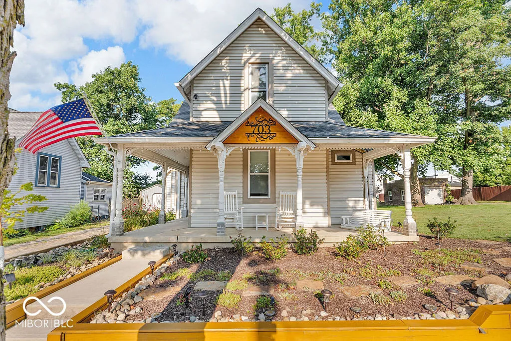 703 S Green St photo 1