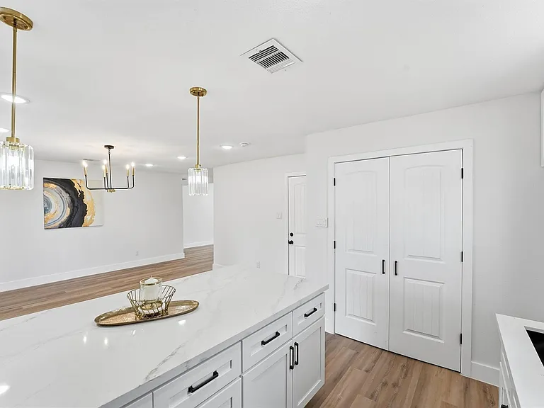 3714 Brookmeade Dr — Photo 10