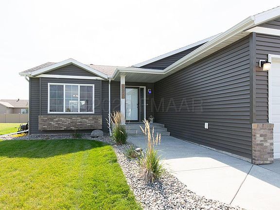 2nd image of 1323 29th Ave W