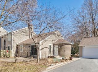 1208 Saint Clair Ave, Saint Paul, MN 55105