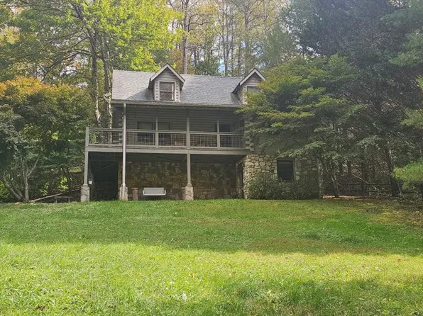 32 Gold Finch Way, Waynesville, NC 28785