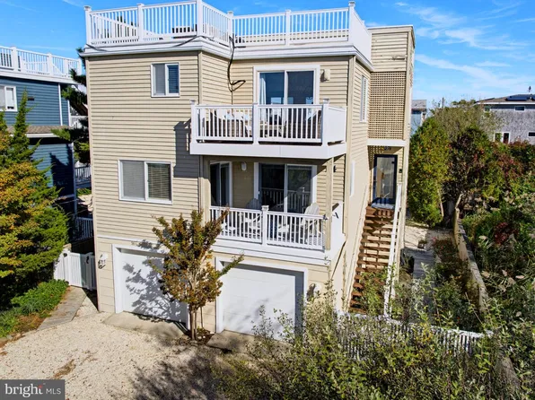 14 E 8th St, Barnegat, NJ 08006