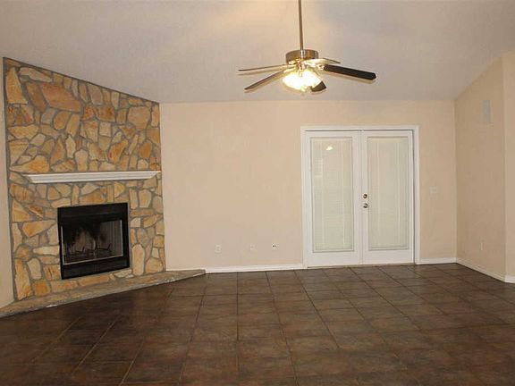3rd image of 2364 La Lar Ln