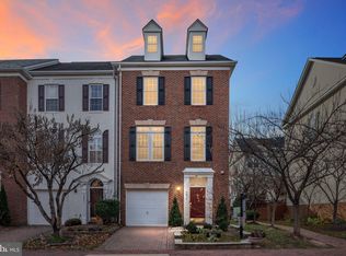 5019 Murtha St, Alexandria, VA 22304