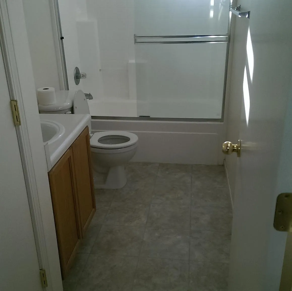 3 bed, 1390 sqft, $2,400 — Photo 2