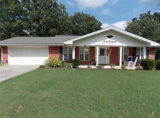 2026 Schweitzer Dr, Poplar Bluff, MO 63901