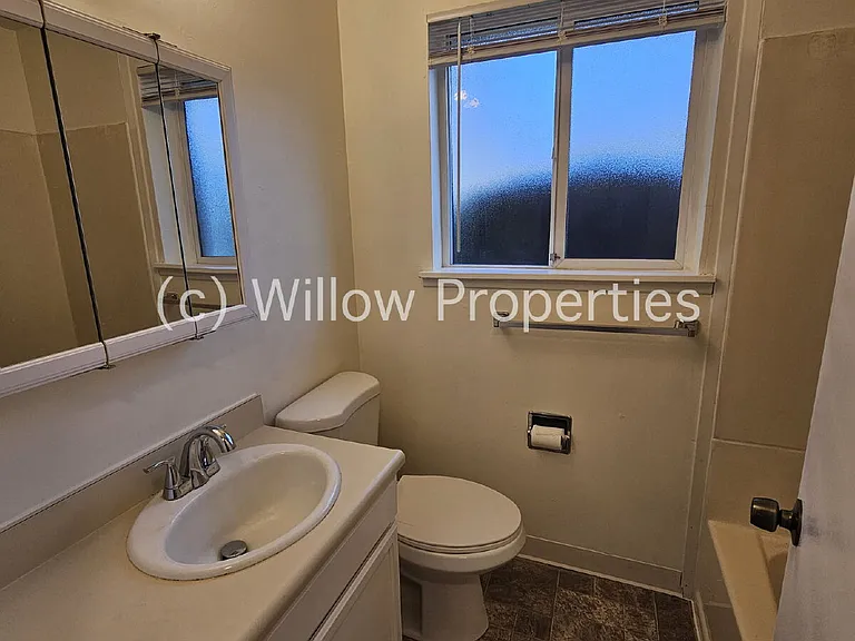 9205 Hipkins Rd SW #C — Photo 7