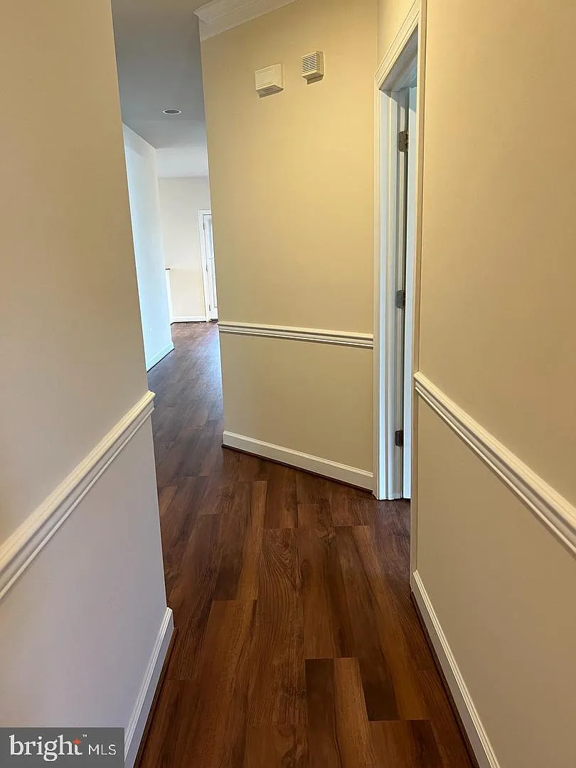 4 bed, 3.5 bath, 2817 sqft, $4,300 — Photo 4