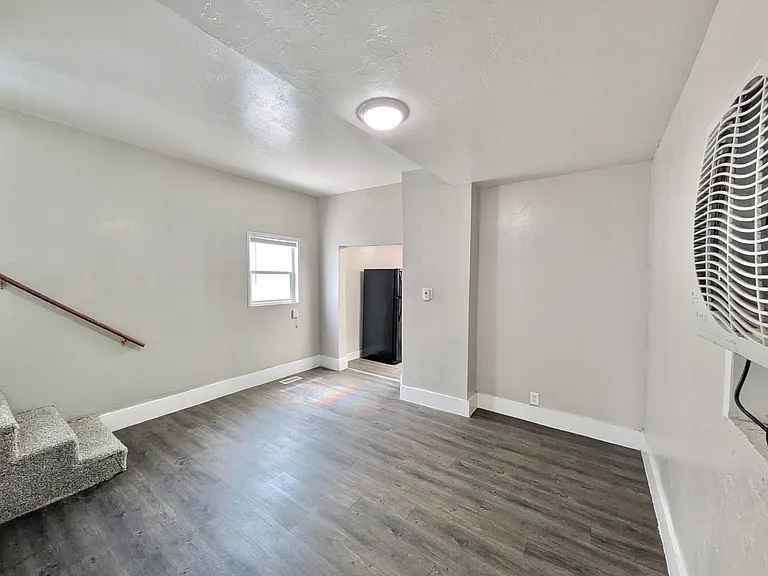 1021 E Abriendo Ave — Photo 7